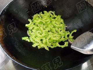 夏日苦瓜炒鸡蛋