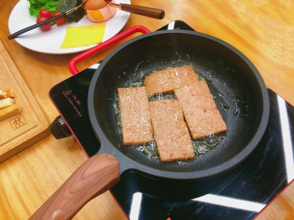 牛油果酱三明治