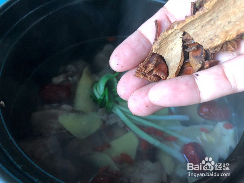 如何做深秋滋补香菇鸡汤