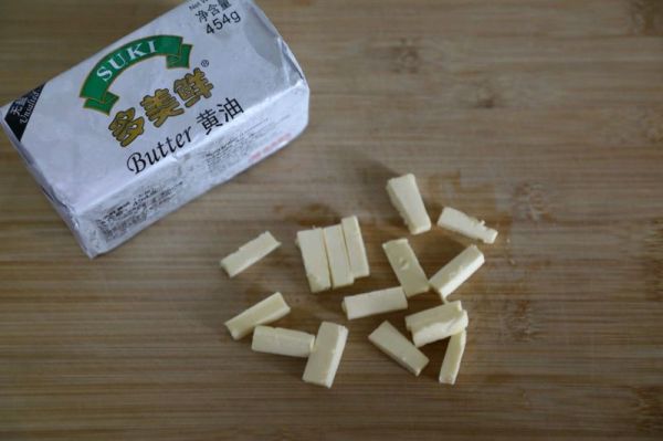 淡奶油玫瑰花面包