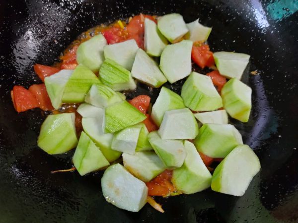 番茄丝瓜鸡蛋汤