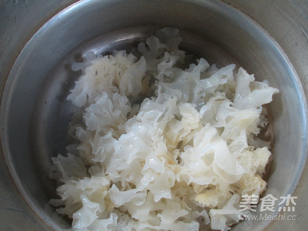 火龙果香蕉银耳汤