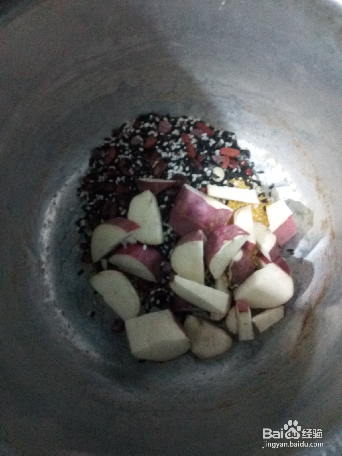 家常黑米地瓜粥