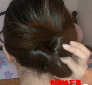 半分钟搞定韩式马尾发型