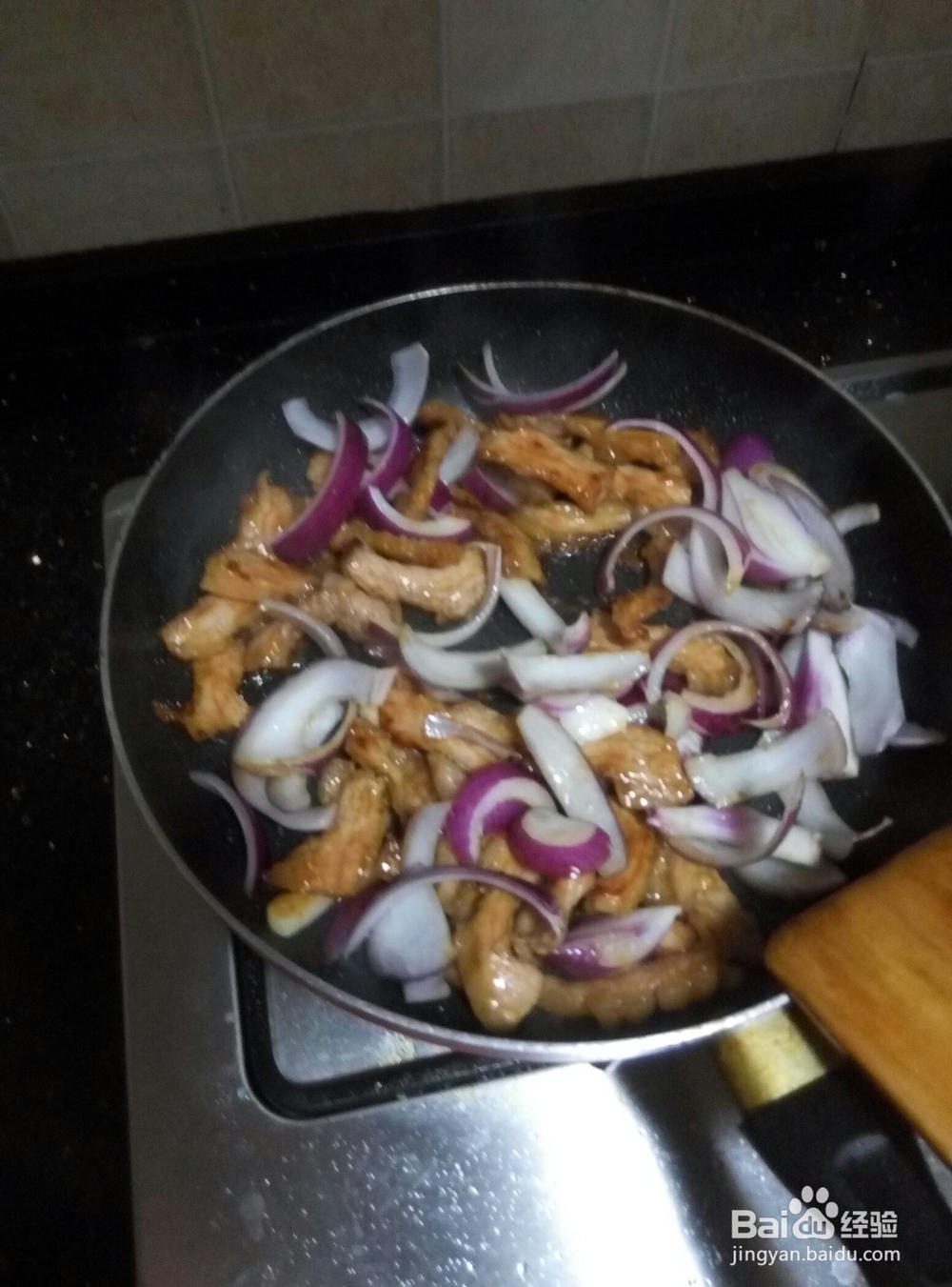 怎么做洋葱猪颈肉?