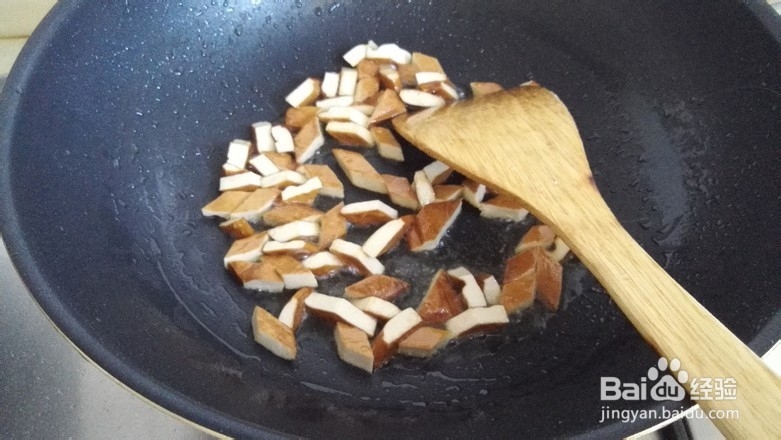 怎么做出美味爽口的肉丁小炒