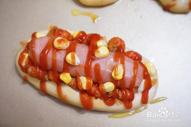 家庭自制芝士小龙虾热狗面包