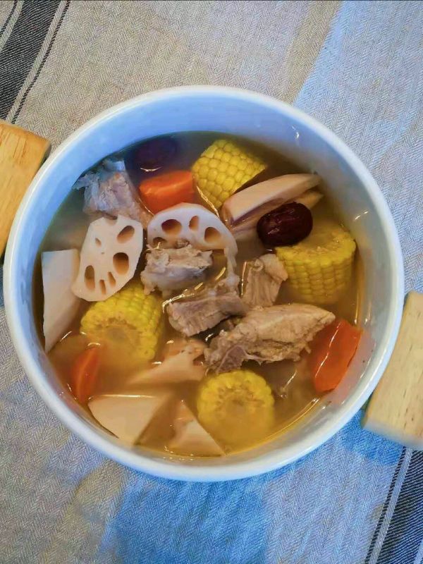 莲藕排骨玉米汤