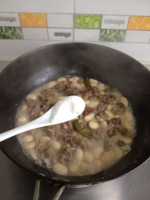 白芸豆焖排骨这样做更好吃
