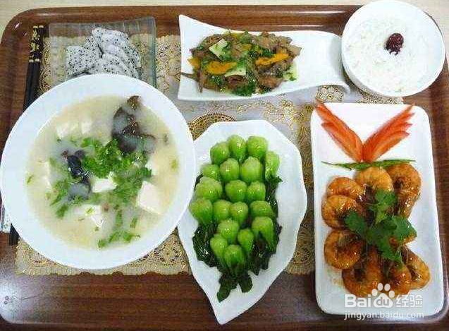 坐月子哪些东西能吃哪些不能吃（坐月子哪些东西能吃哪些东西不能吃）