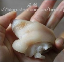 姜葱花生焖猪蹄