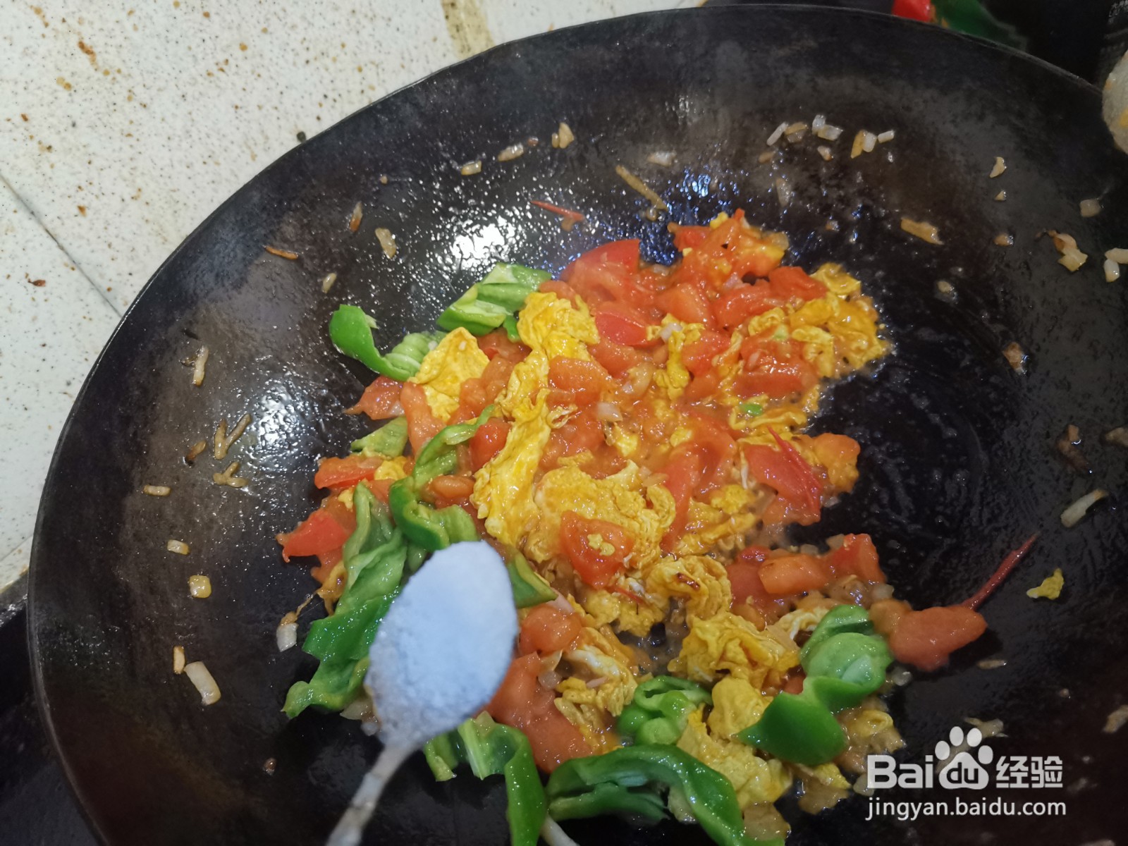 西红柿青椒炒鸡蛋做法