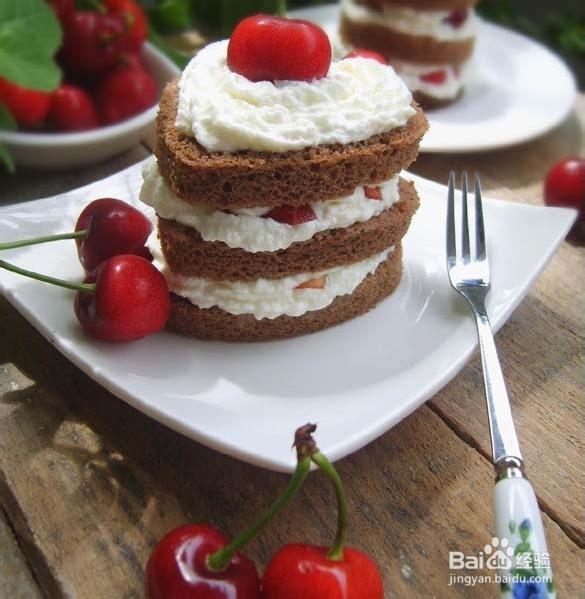教你做美味的樱桃可可奶油蛋糕
