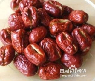 用糯米粉加它做的一道甜品小吃