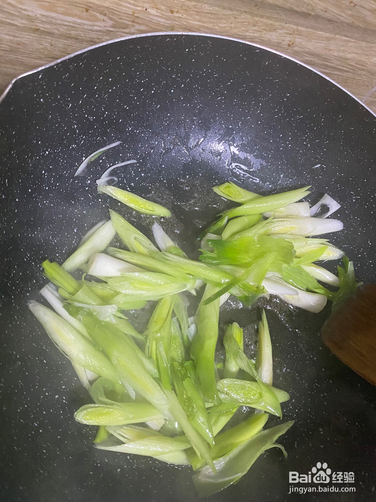 家常菜—-腊肠炒蒜苗