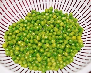 如何做出好吃的豌豆虾仁滑蛋