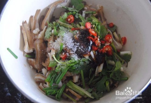 家常版凉拌猪耳是如何做的?教程图解