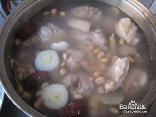 姜哥私房菜——木瓜杂豆鸡肉煲