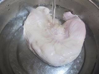 大厨教你猪肚最快最干净的清洗方法!