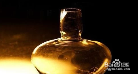 衣服上沾了油渍