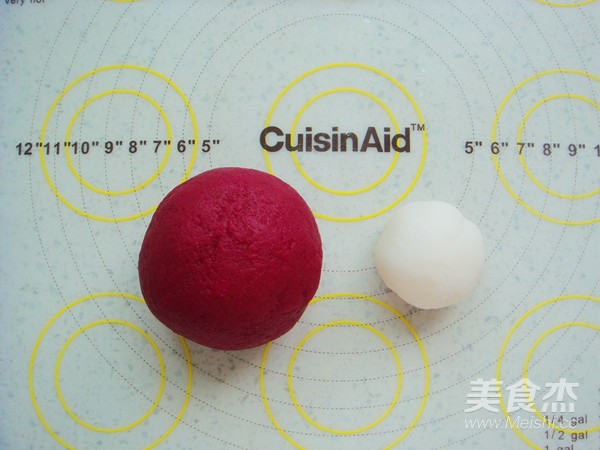 莲蓉花朵和果子