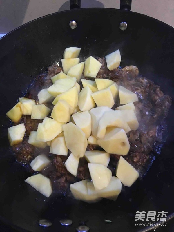红烧土豆鸡块