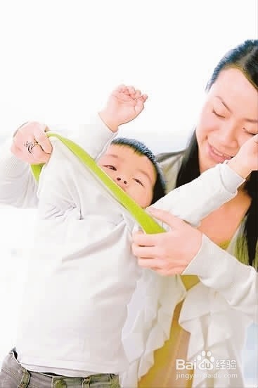 孩子起床不爱穿衣服怎么办