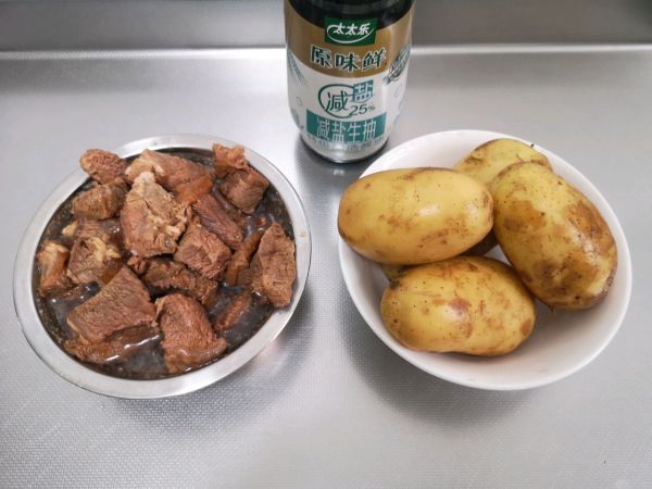 家常土豆炖牛肉