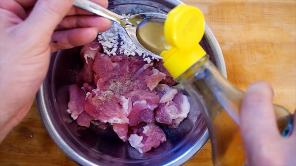 先炒莴笋还是炒肉