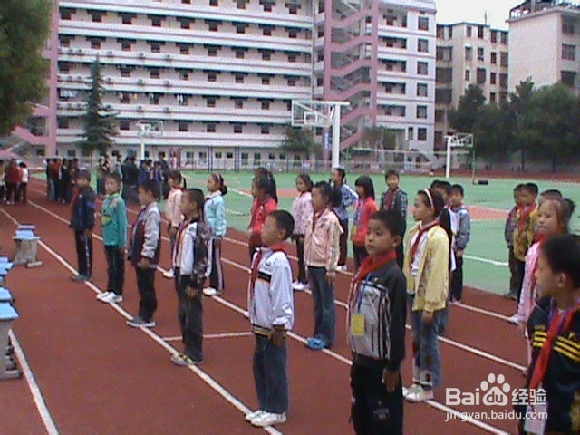 学校如何组织紧急疏散演练