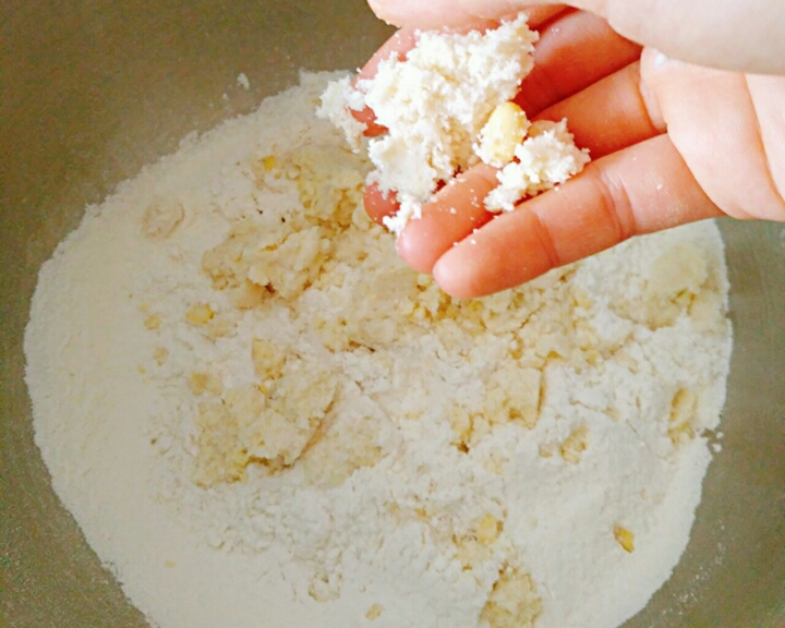 农庄豆渣花环面包的做法，妈妈们学会了吗？