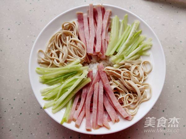 快手拌饭的做法