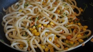 三文鱼乌冬面的做法。教你怎么做三文鱼乌冬面