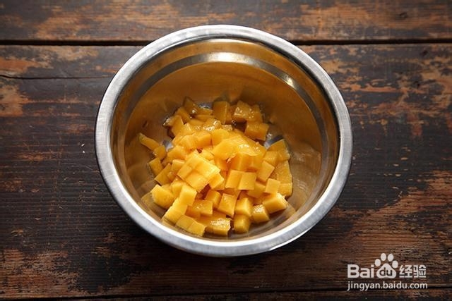 香芒松子鱼米盏让人耳目一新