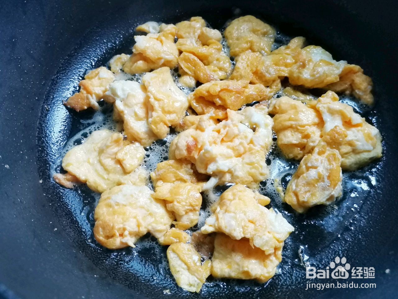 青椒火腿炒鸡蛋的做法