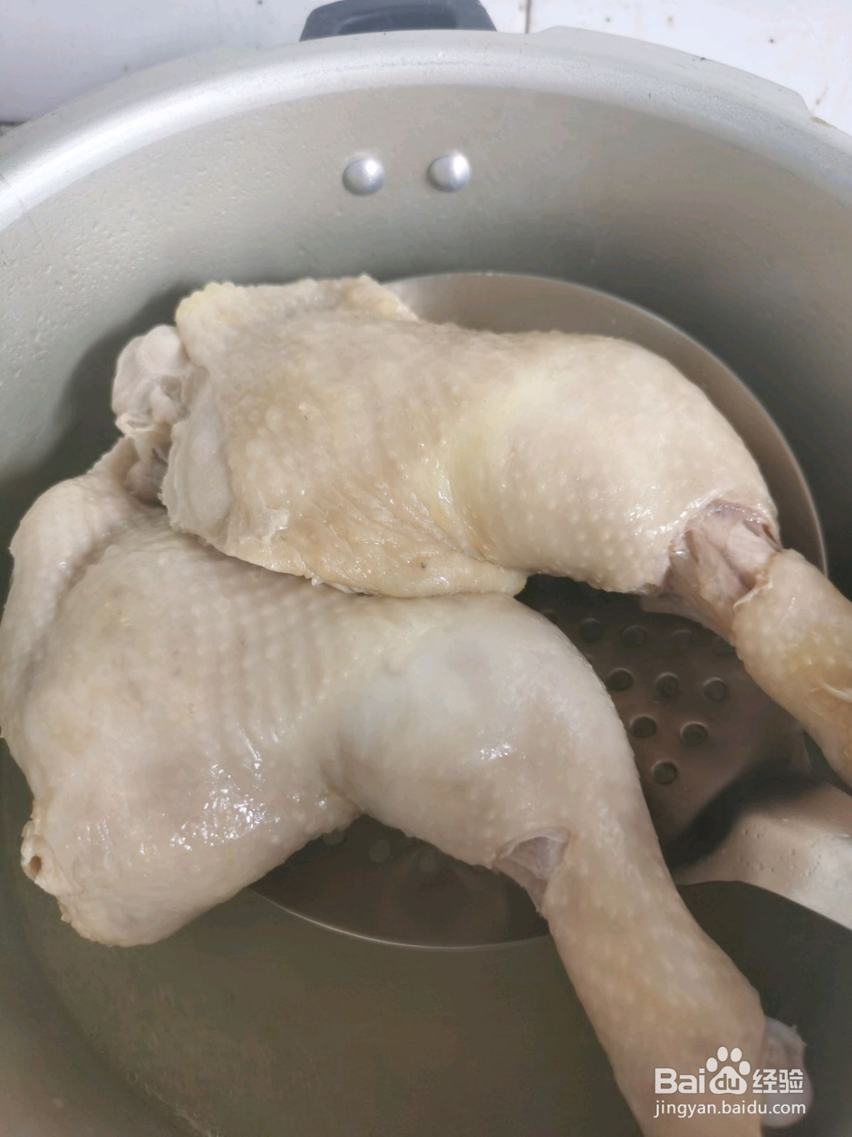 手撕柠檬鸡腿肉的做法