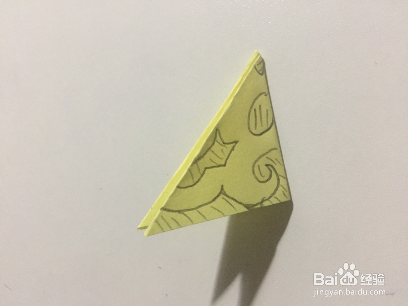 儿童剪纸——如何用彩纸剪正方形纹饰（2）