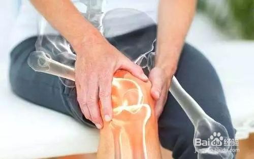 膝盖积液怎么回事