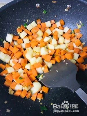 家常小菜时蔬炒鸡丁