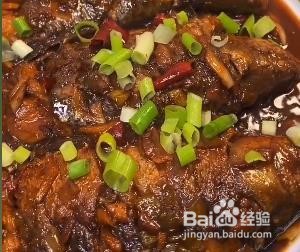 酱焖鲫鱼的做法