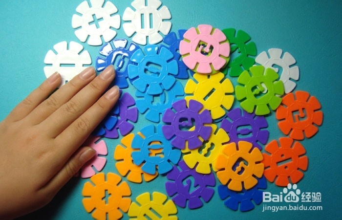 雪花片如何拼装小帆船图形