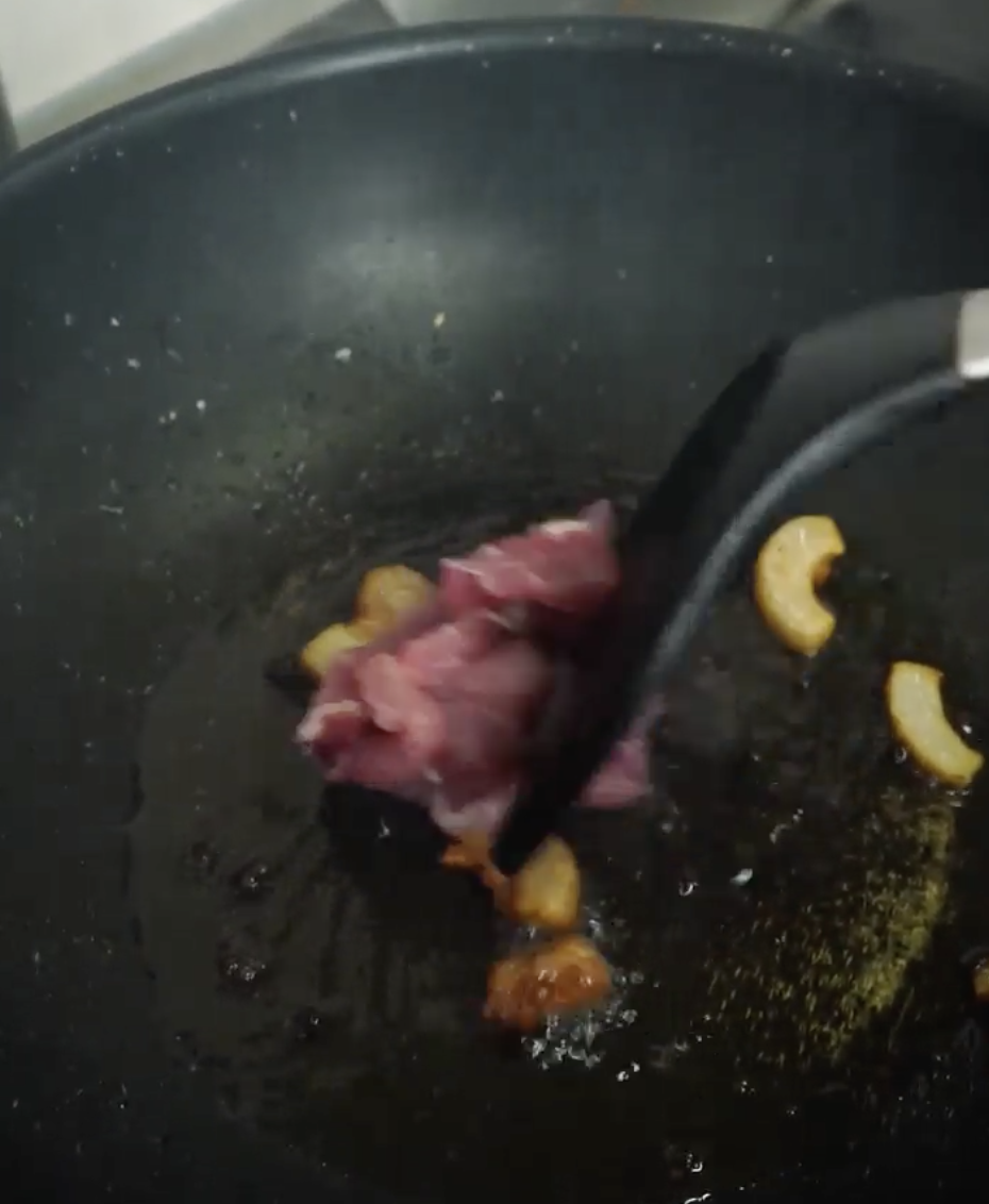 白菜炒肉怎么做？