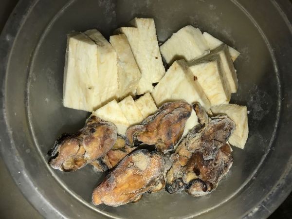 蚝豉粉葛牛尾鱼汤