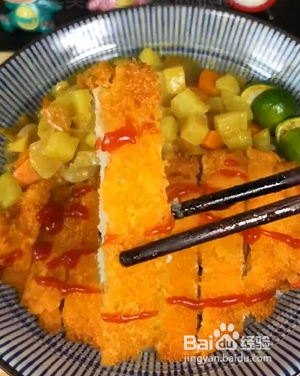 如何自制浓香可口的咖喱鸡排饭