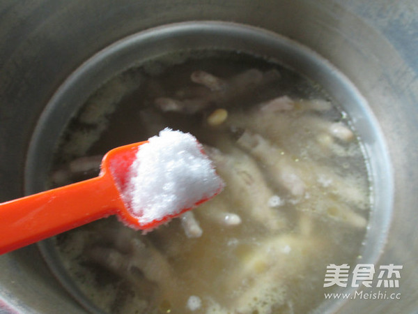 鸡爪黄豆汤的做法
