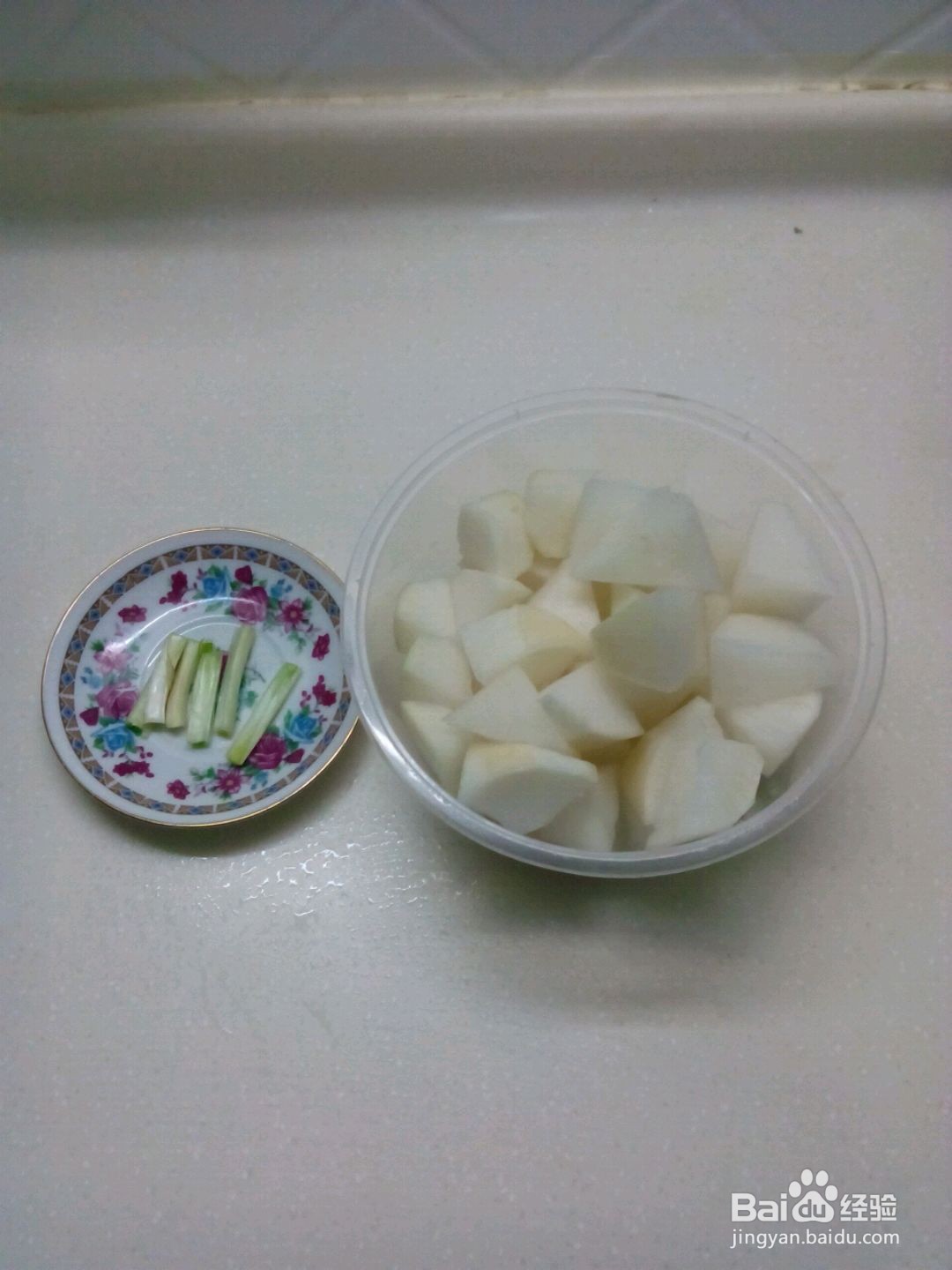 排骨白萝卜汤的做法