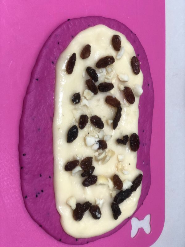 火龙果麻薯软欧包