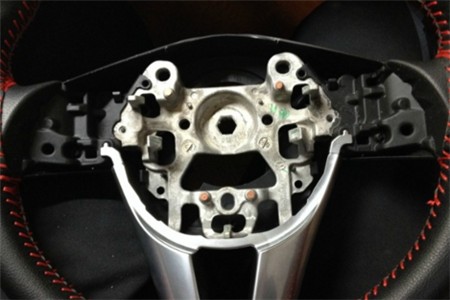 锐志方向盘怎么拆