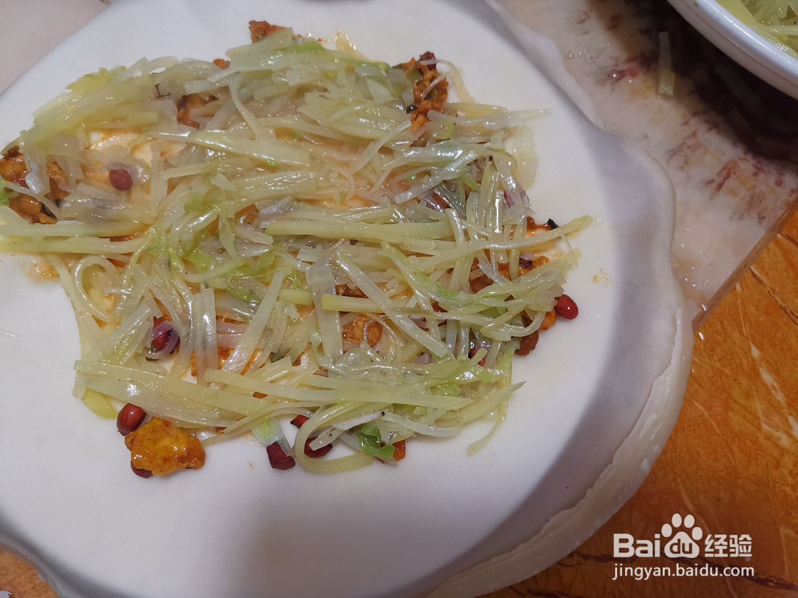 鸡蛋花生土豆丝卷饼