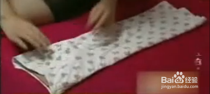 如何快速整齐的叠T恤